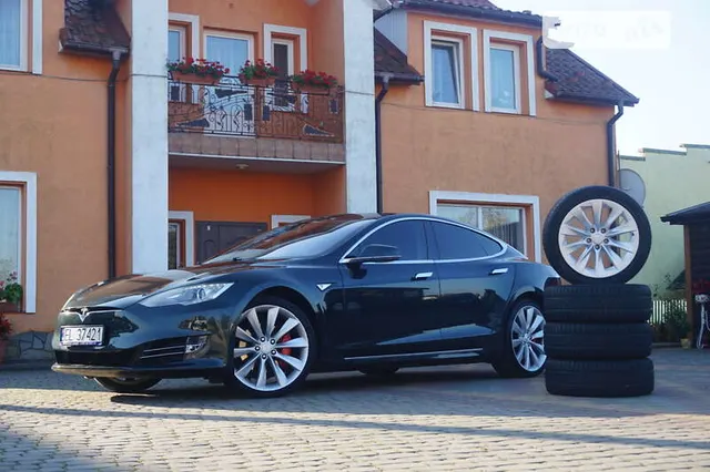 Tesla Model S