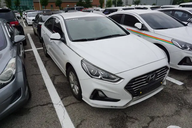 Hyundai LF Sonata New Rise