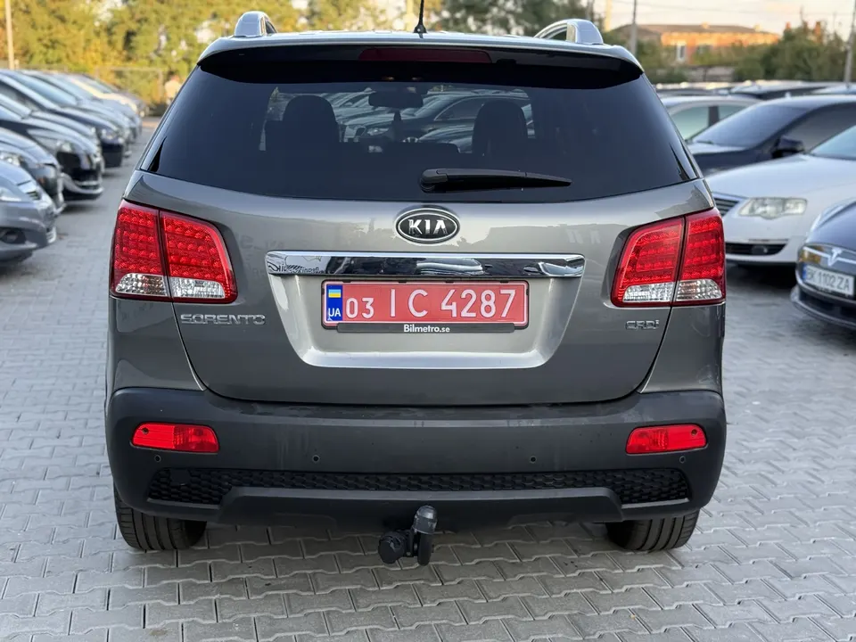 Kia Sorento — фото 8