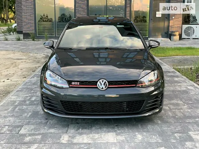 Volkswagen Golf VII GTI Performance