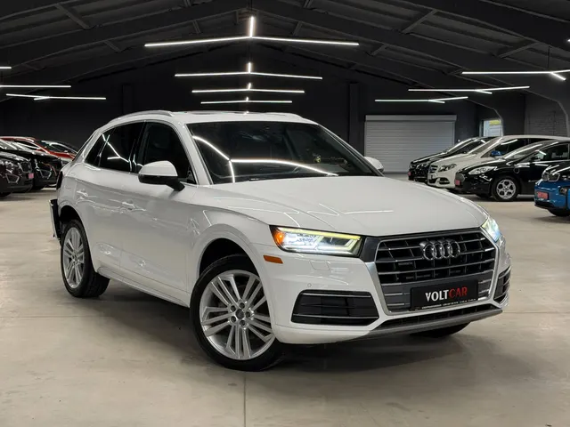Audi Q5 Premium 2.0 Бензин