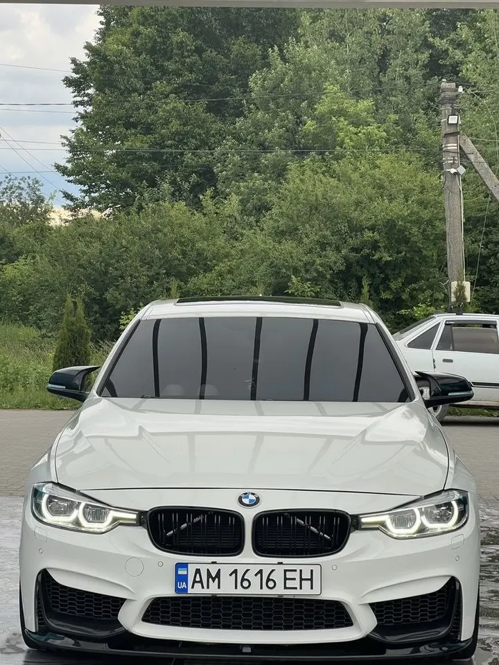 BMW F30 330i Xdrive