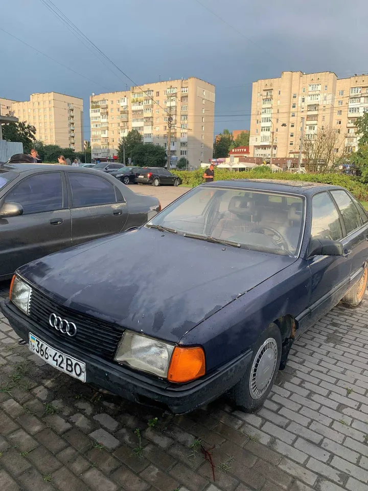 Audi 100 C3
