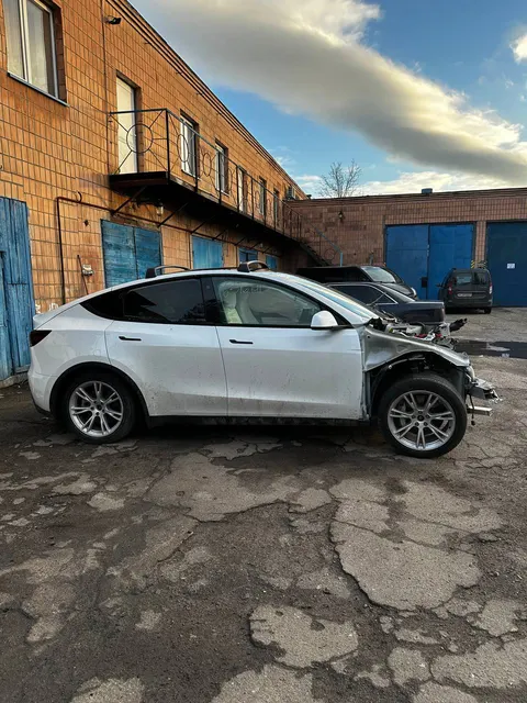 Tesla MODEL Y LR AWD