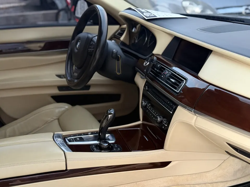 BMW 7 Series — фото 5