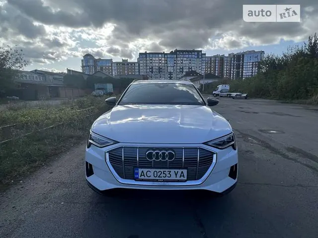 Audi e-tron