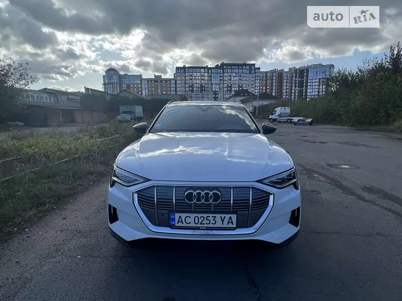 Audi e-tron