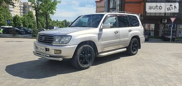 Toyota Land Cruiser 100