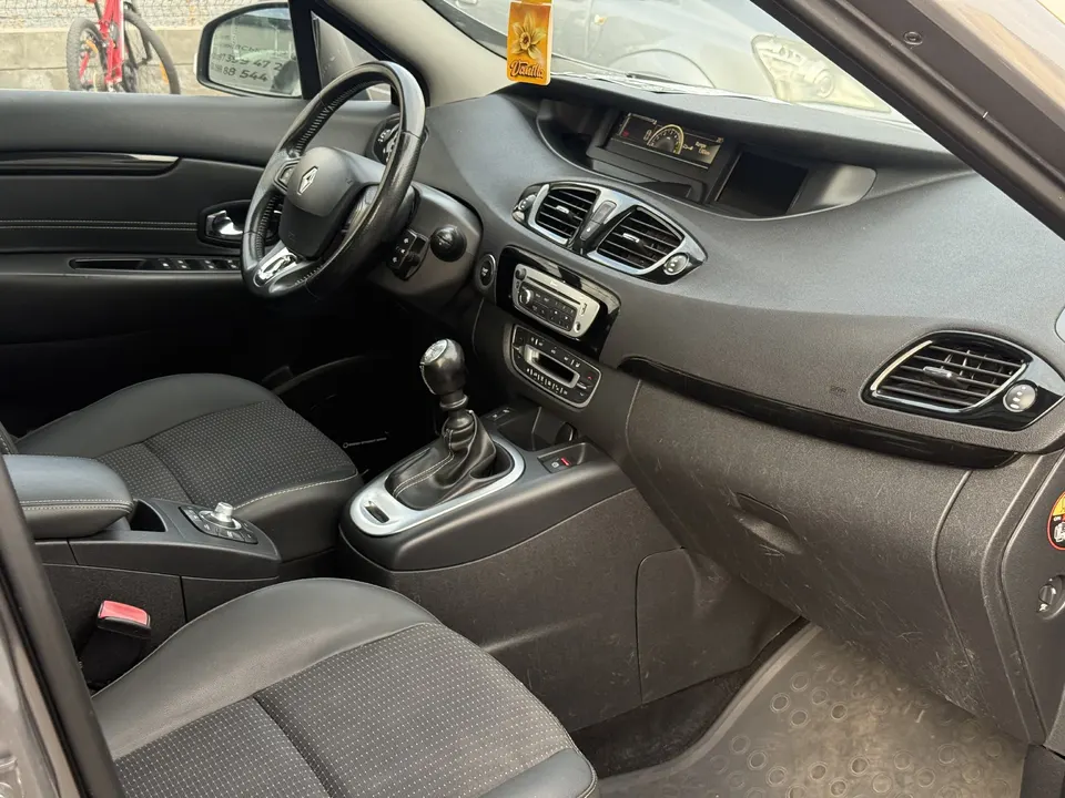 Renault Grand Scenic — фото 6