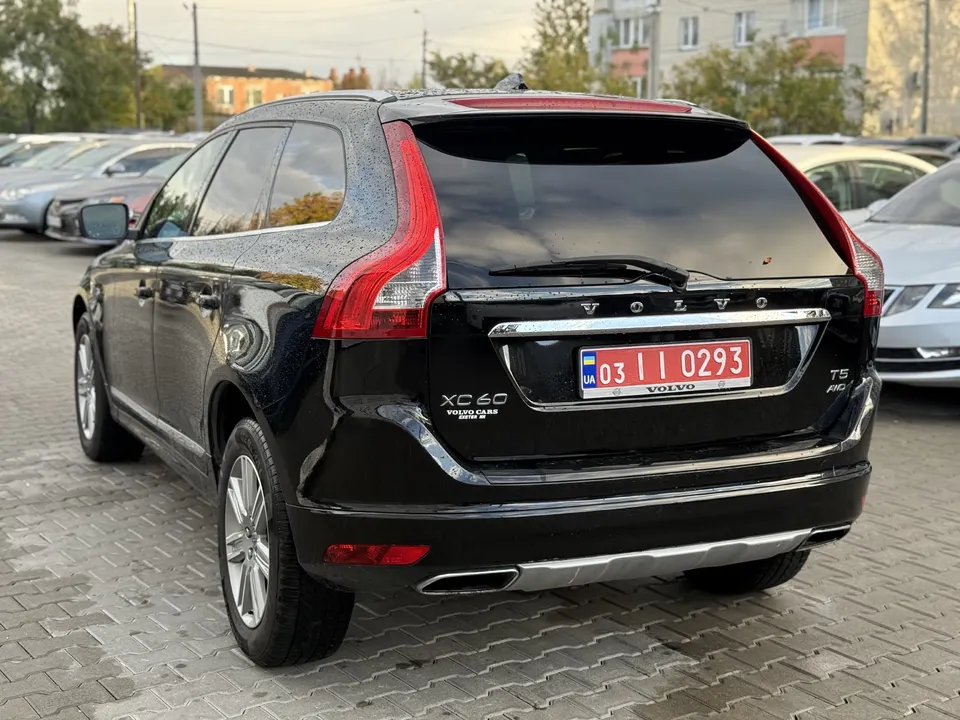 Volvo XC60 — фото 9
