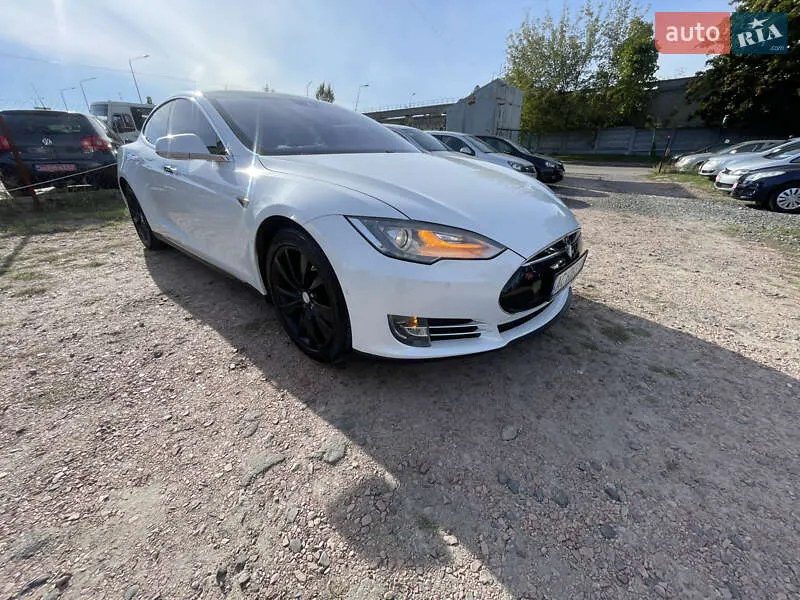 Tesla Model S