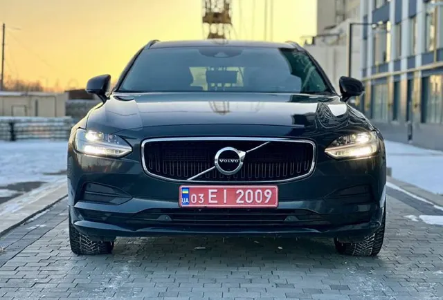 Volvo V90