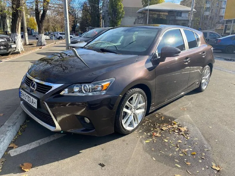 Lexus CT200h
