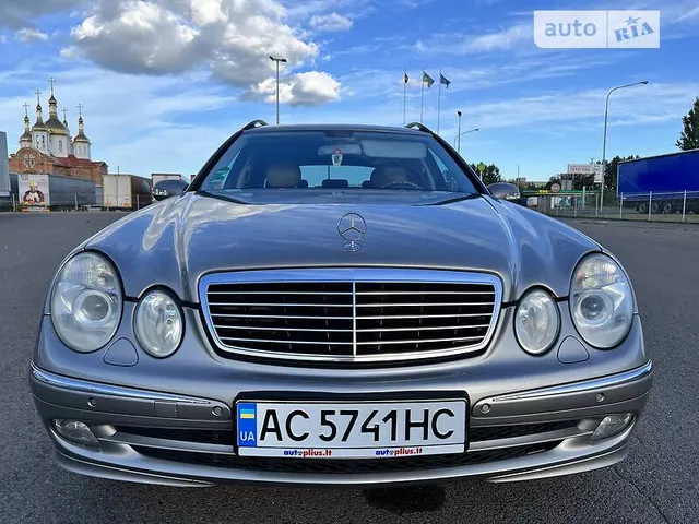 Mercedes-Benz E 320 E 320