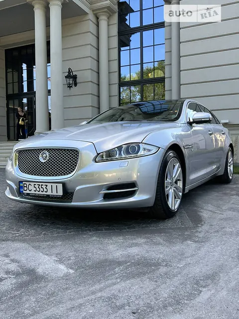 Jaguar XJ