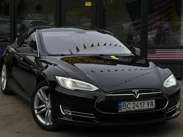 Tesla MODEL S
