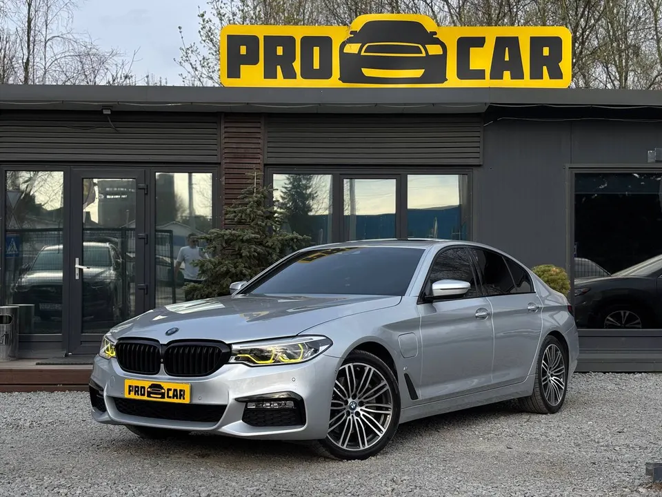 BMW G30 530e