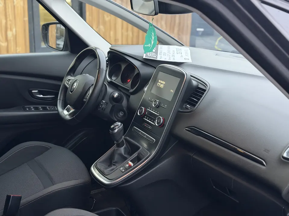 Renault Grand Scenic — фото 9