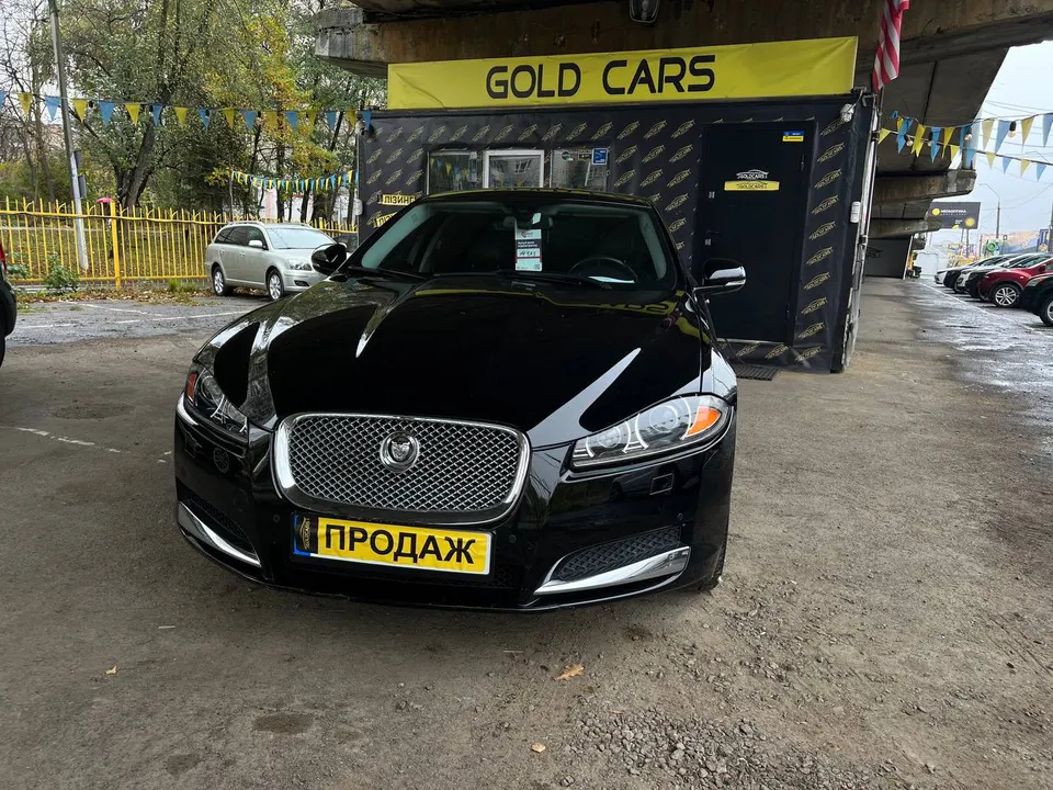 Jaguar XF