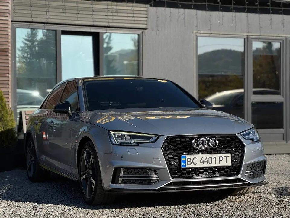 Audi A4 Premium Plus 2018-го