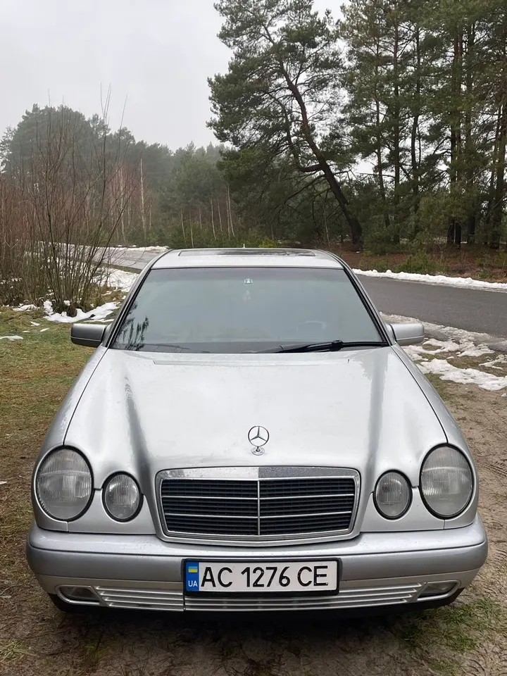 Mercedes-Benz E230