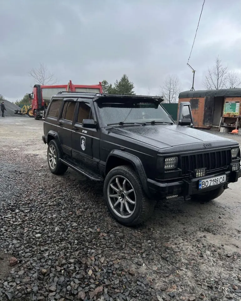 Jeep Cherokee