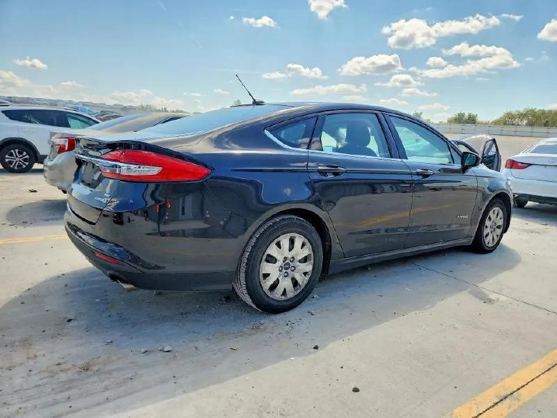 Ford FUSION SE HYBRID — фото 3