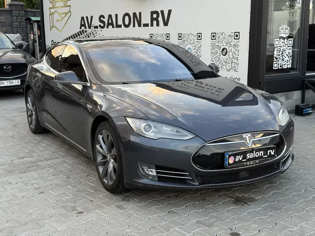 Tesla Model S