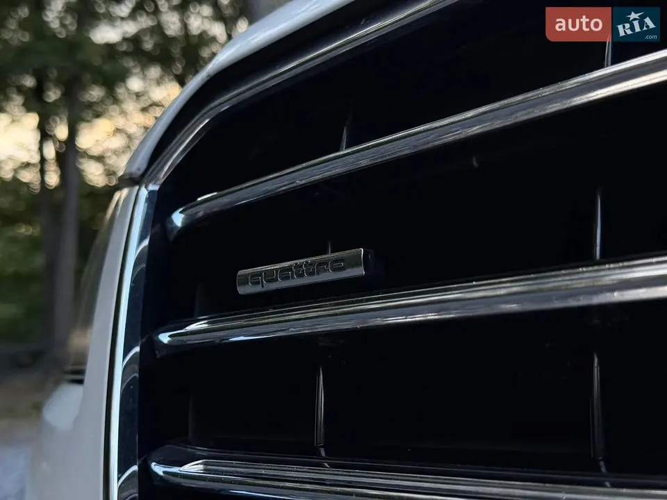 Audi A8 — фото 6
