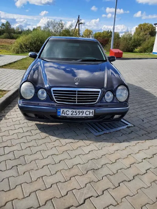 Mercedes-Benz E 220