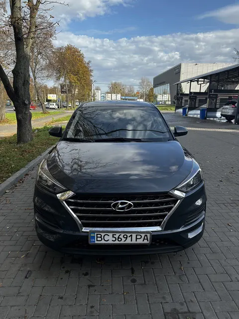 Hyundai Tucson SE