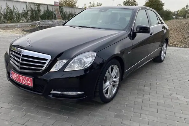 Mercedes-Benz E200