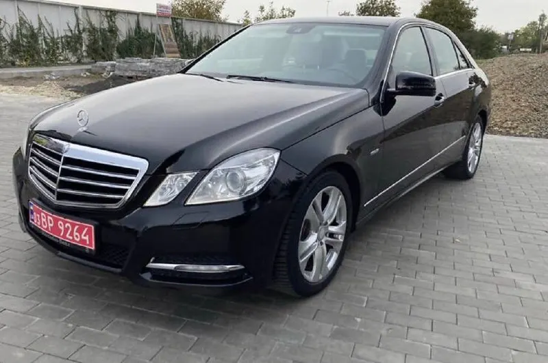 Mercedes-Benz E200