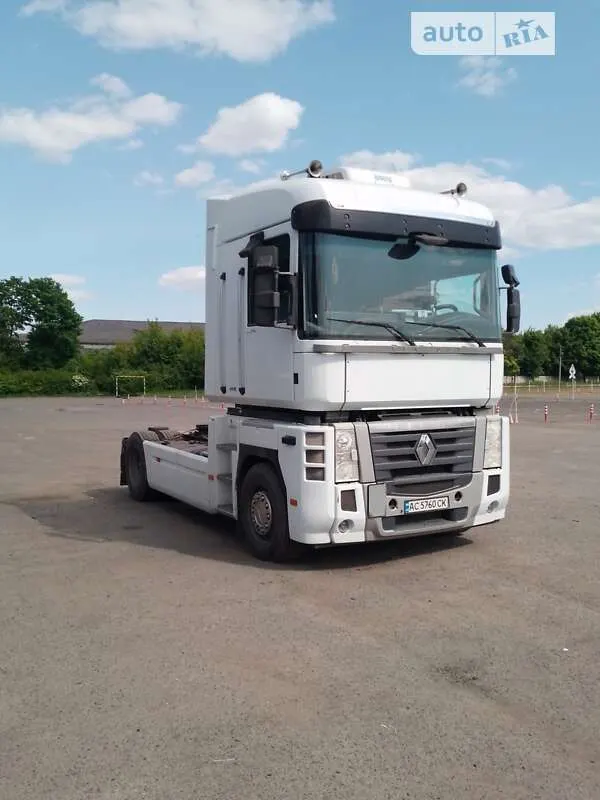 Renault Magnum