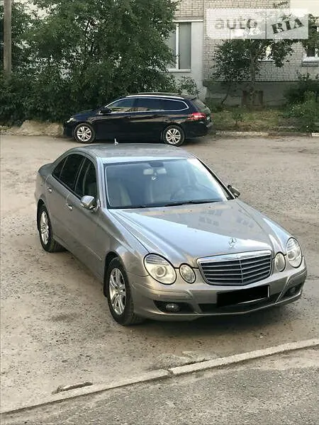 Mercedes-Benz E 220