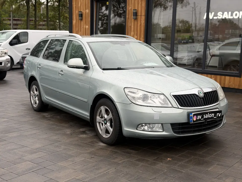 Skoda Octavia — фото 2