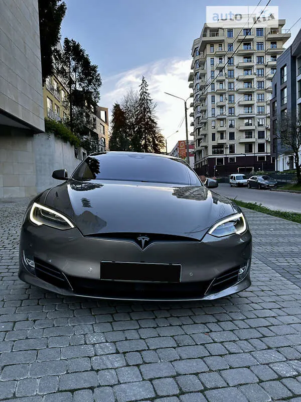 Tesla Model S