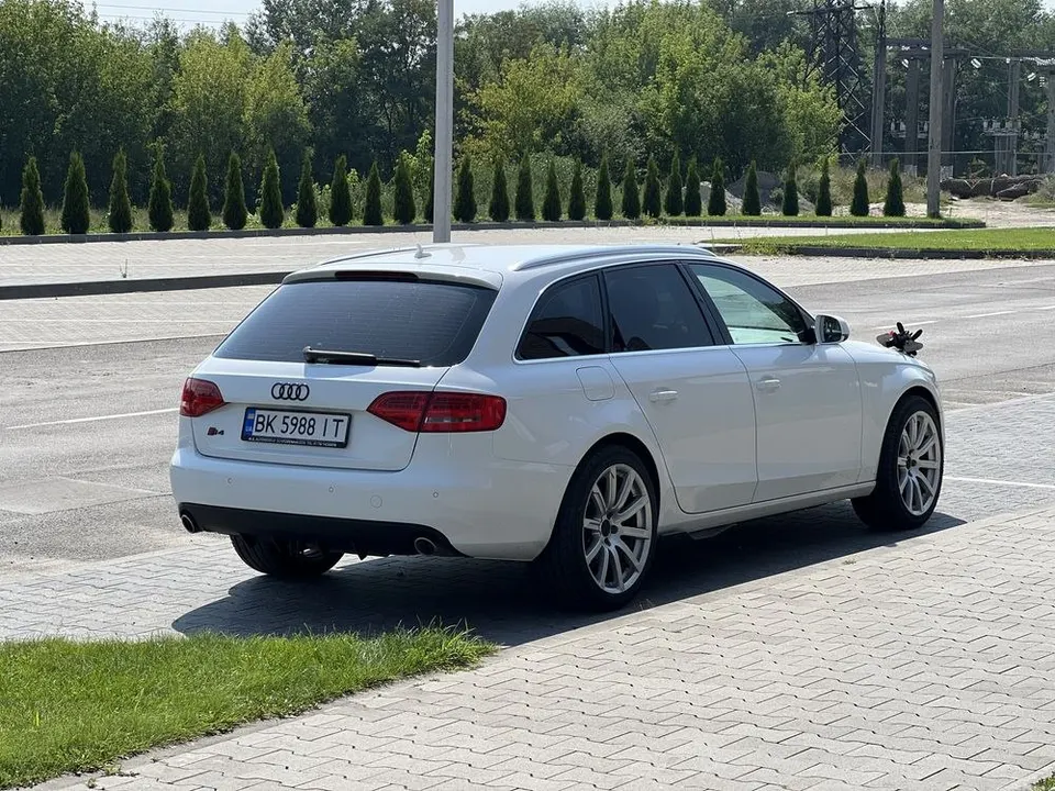 Audi A4 B8 — фото 3