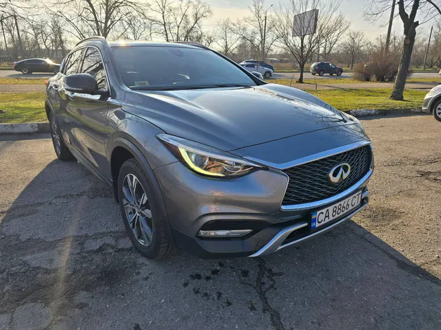 Infiniti QX30