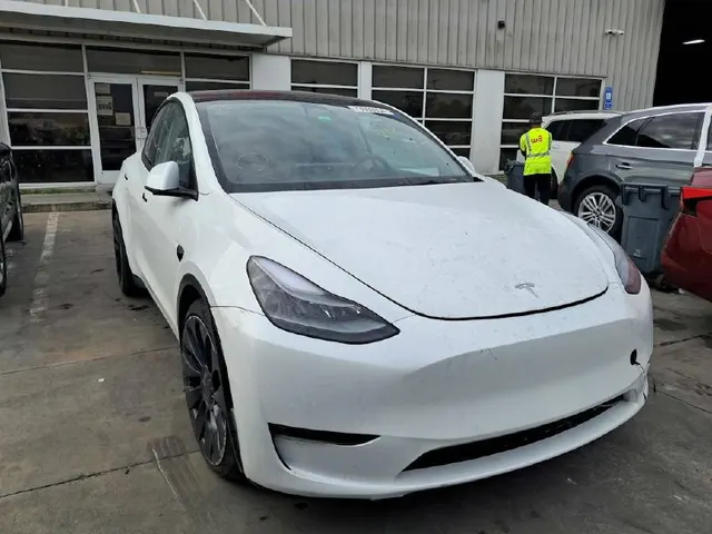 Tesla Model Y Long Range