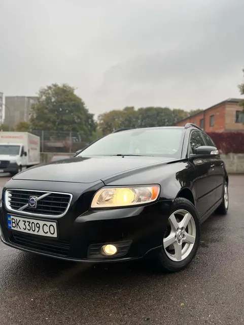 Volvo V50