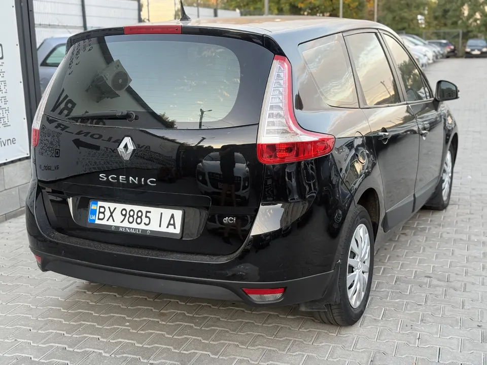 Renault Scenic — фото 9