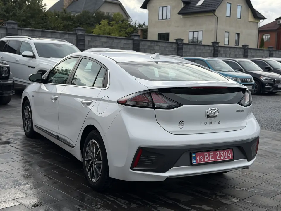 Hyundai Ioniq — фото 4