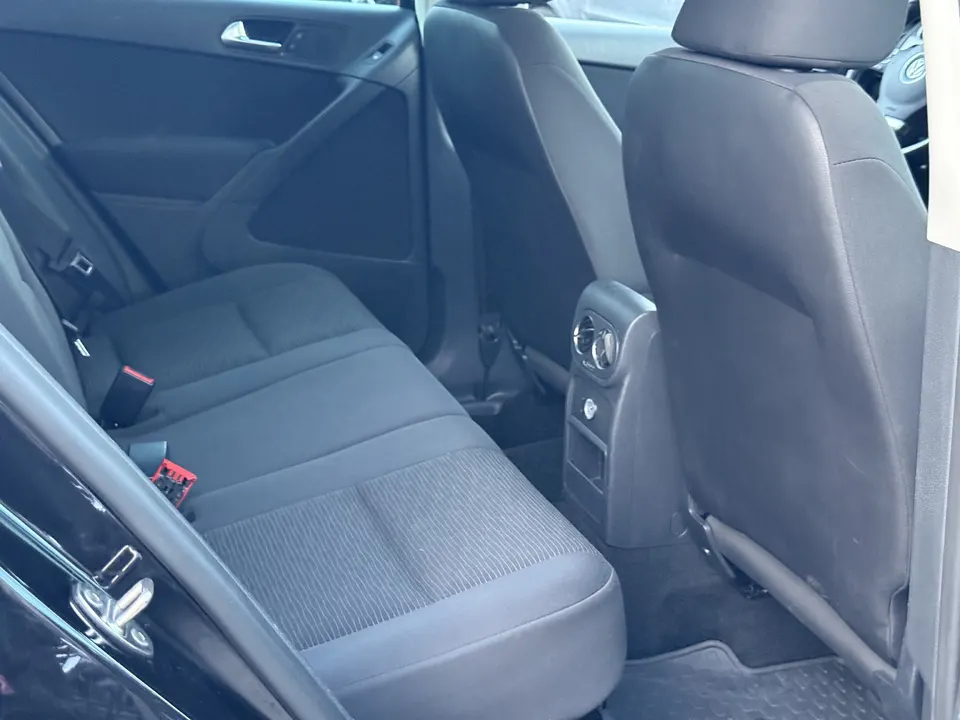 Volkswagen Tiguan — фото 8