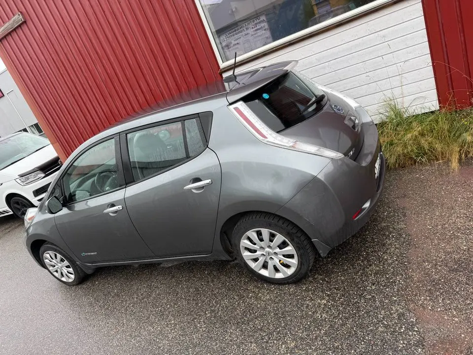 Nissan Leaf — фото 2