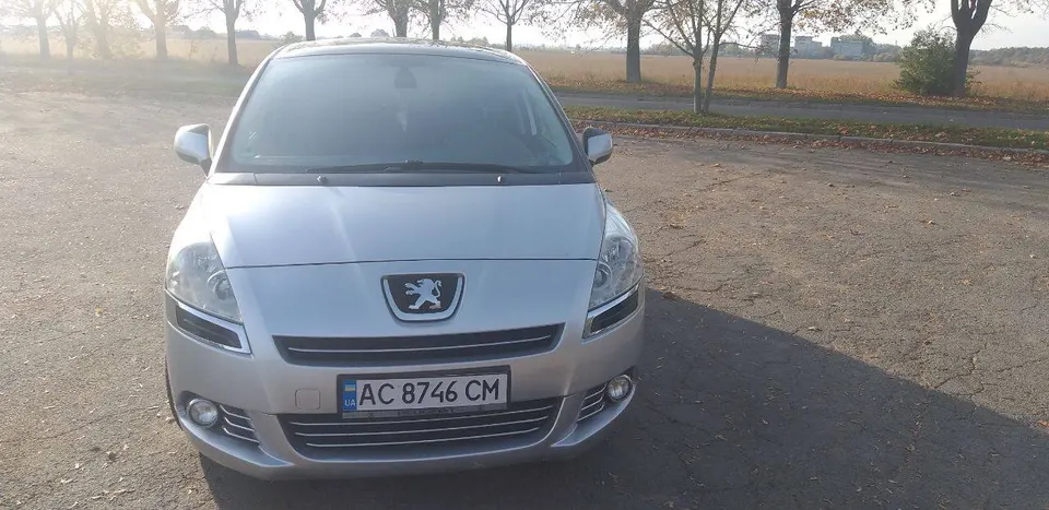 Peugeot 5008