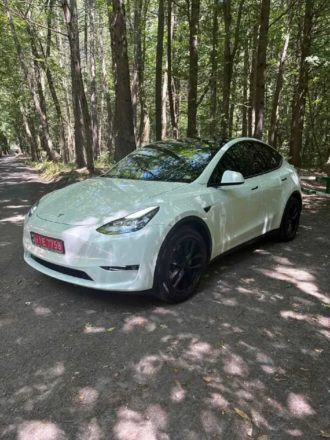 Tesla Model Y long Range