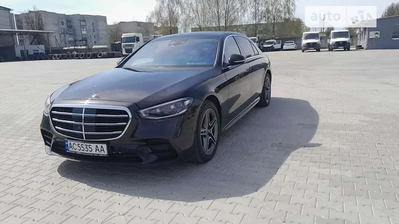 Mercedes-Benz S-Class
