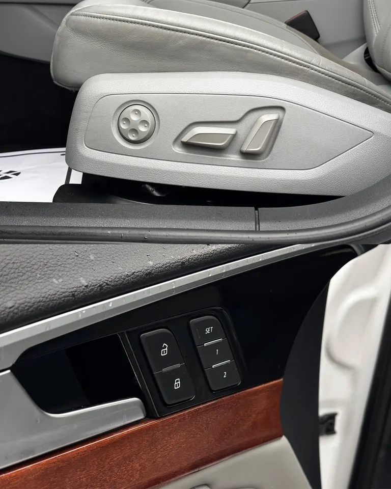 Audi A4 PREMIUM PLUS 40 — фото 3