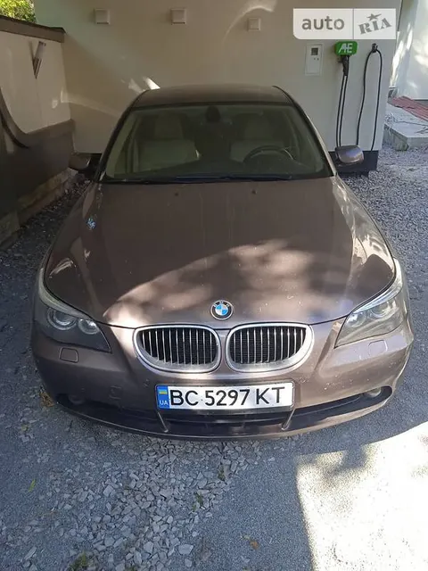 BMW 523